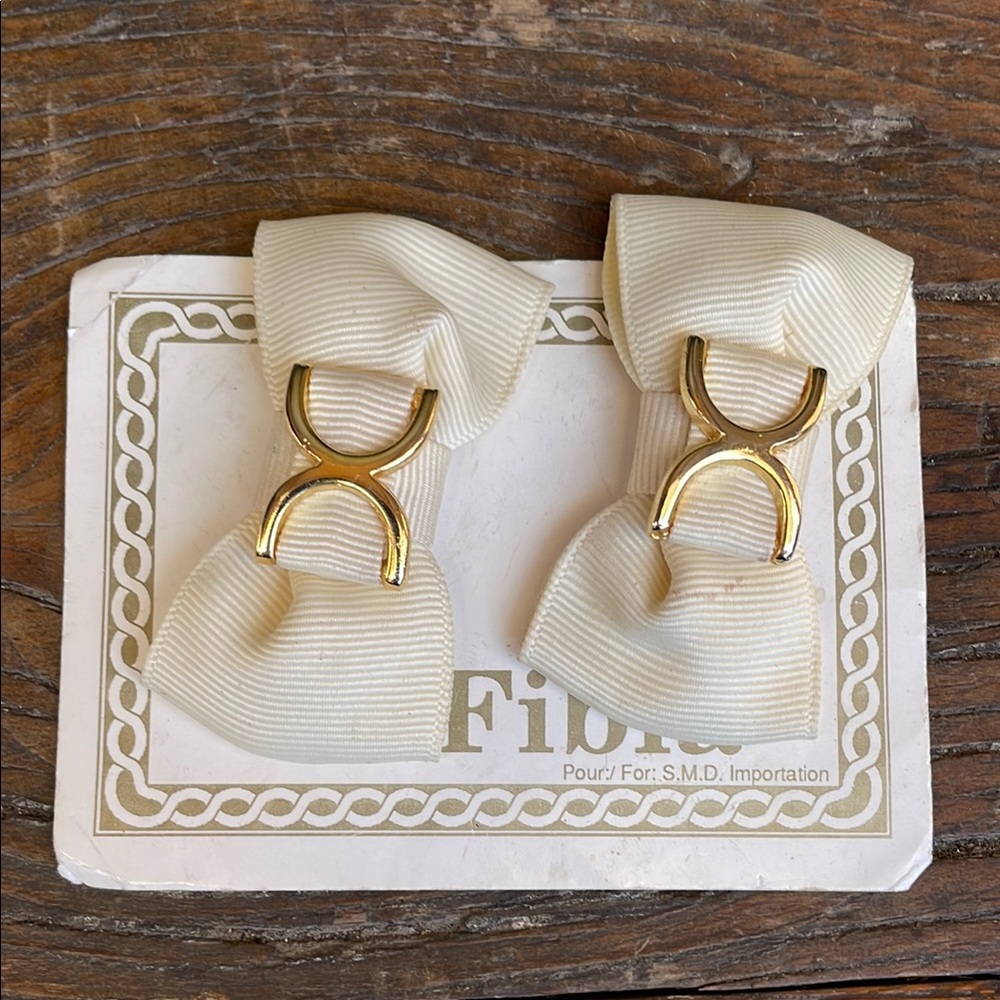 Vintage made in Canada old money Gold and Crea shoe bows / clips